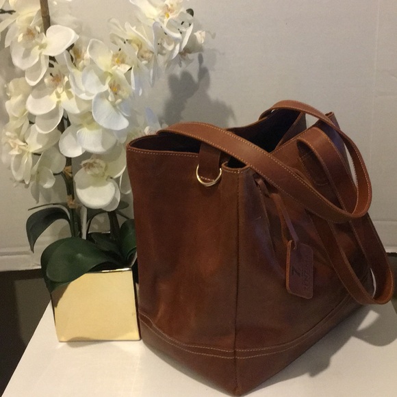 Leather Carry- All tote in Cognac - Picture 3 of 10